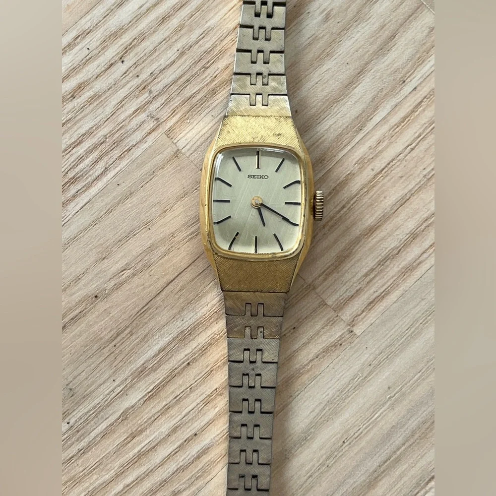 Seiko Gold Plated Vintage Mechanical Ladies Watch Gold Case Bracelet Dial